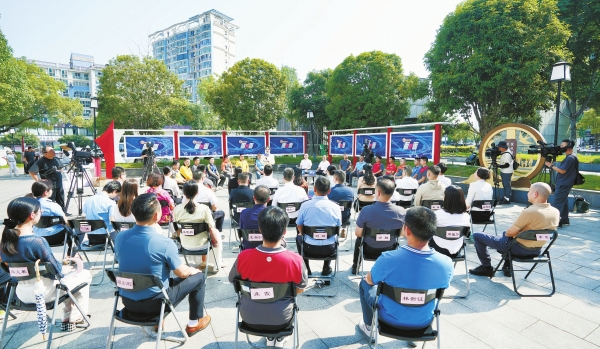 湖南各地广泛征集人民建议推动深入贯彻中央八项规定精神学习教育见行见效