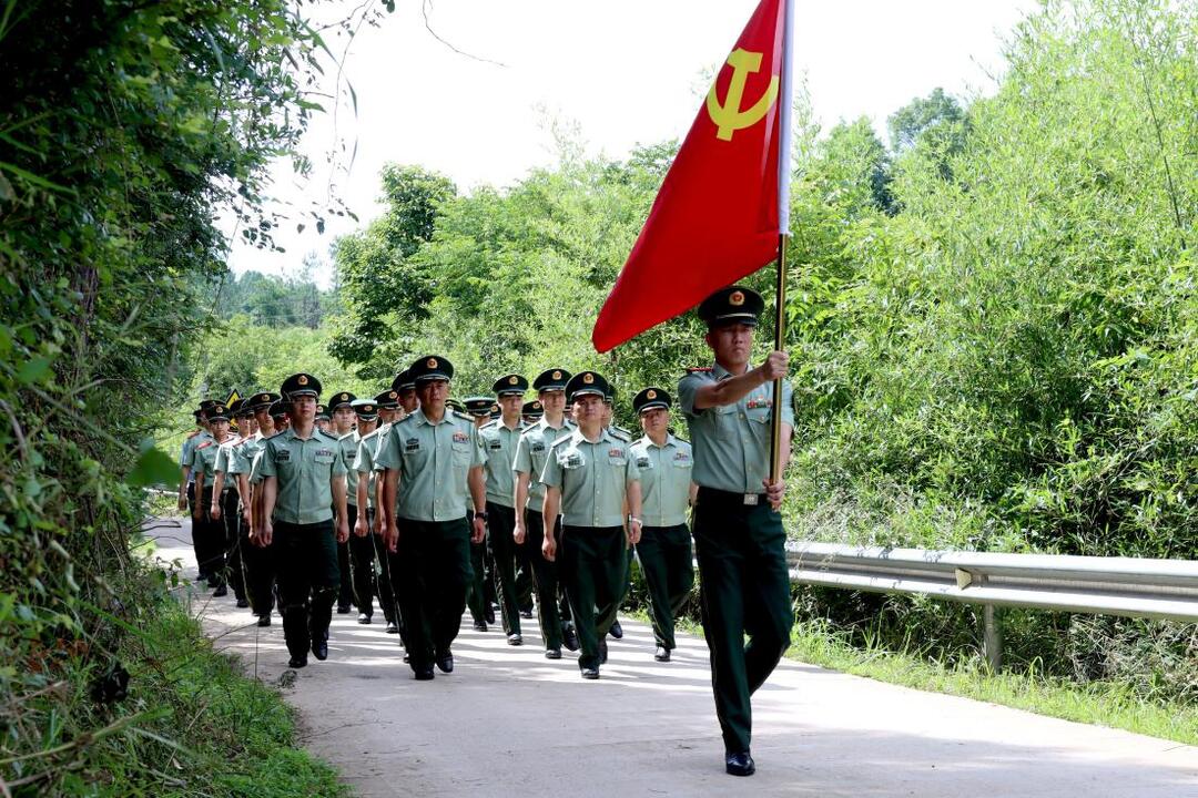 追逐星火，淬炼党性——武警邵阳支队严密组织“七一”专题党日活动