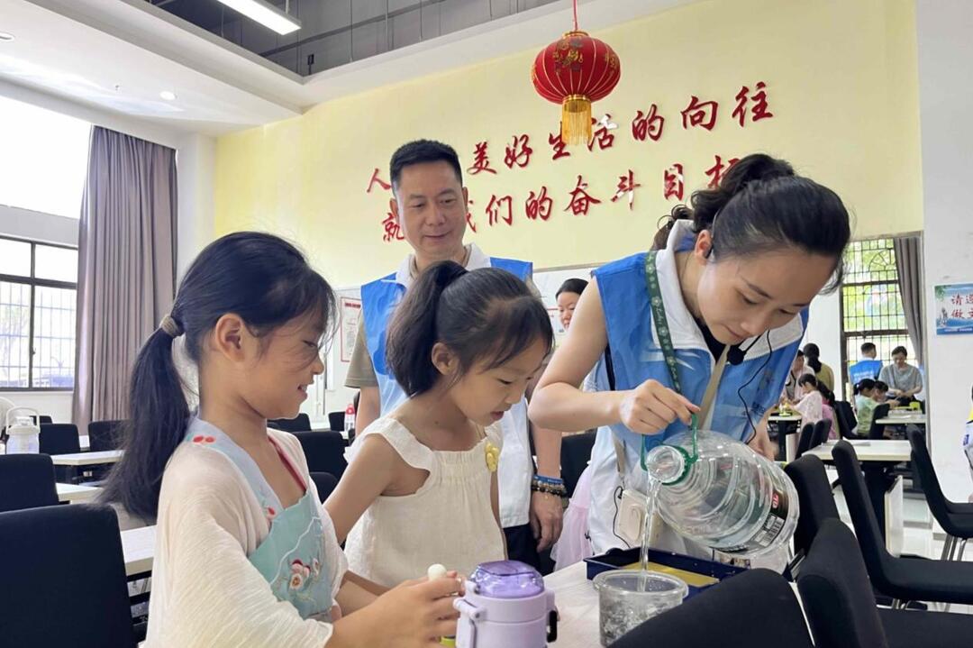 新宇社区科普小课堂：“魔法”大变身，见证废纸再生