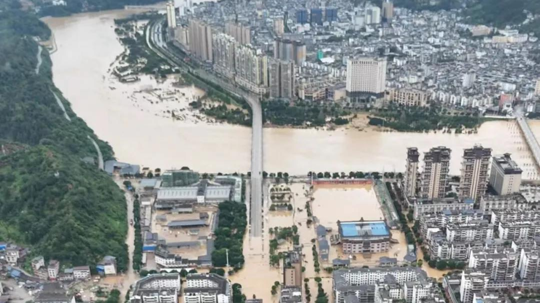 洪水围城，榕江大撤离