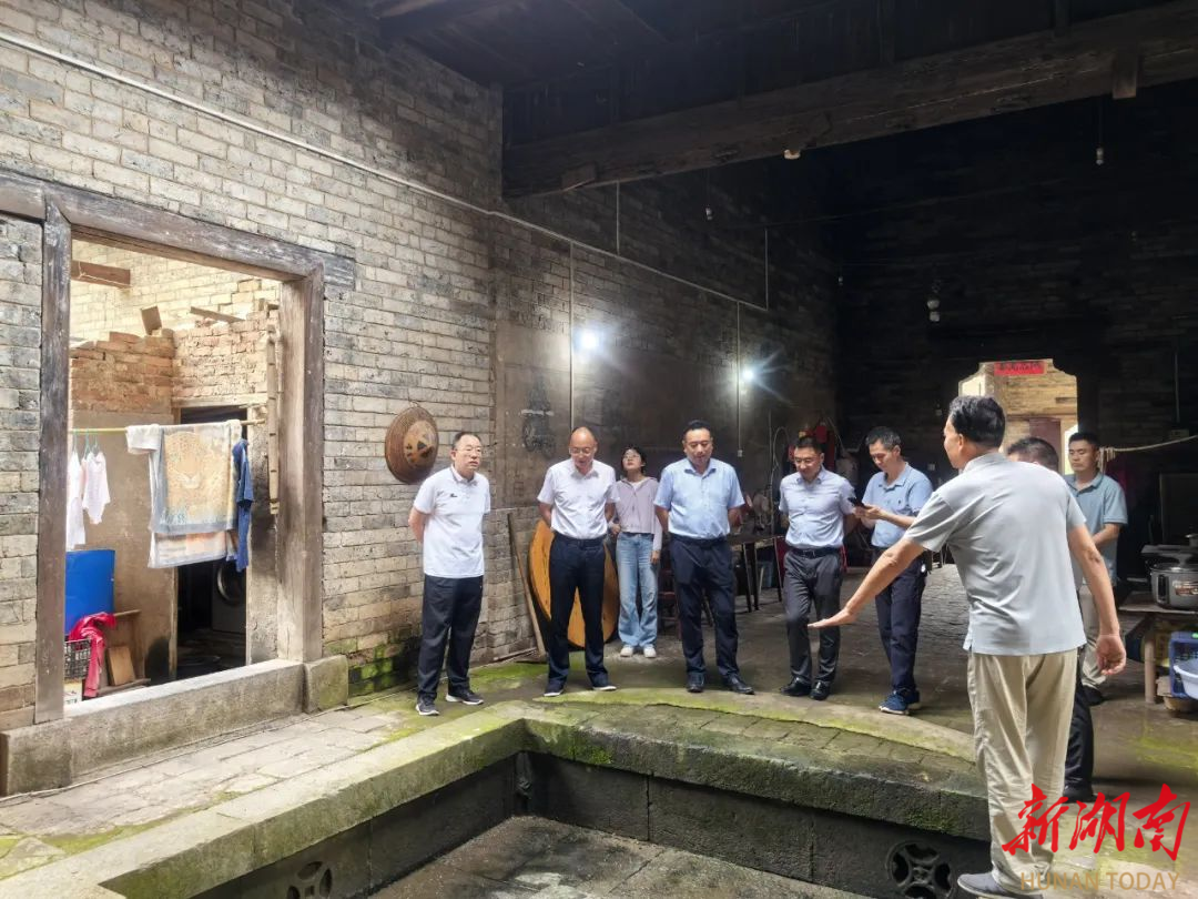 娄底市住建局组织人大代表赴杨市镇调研