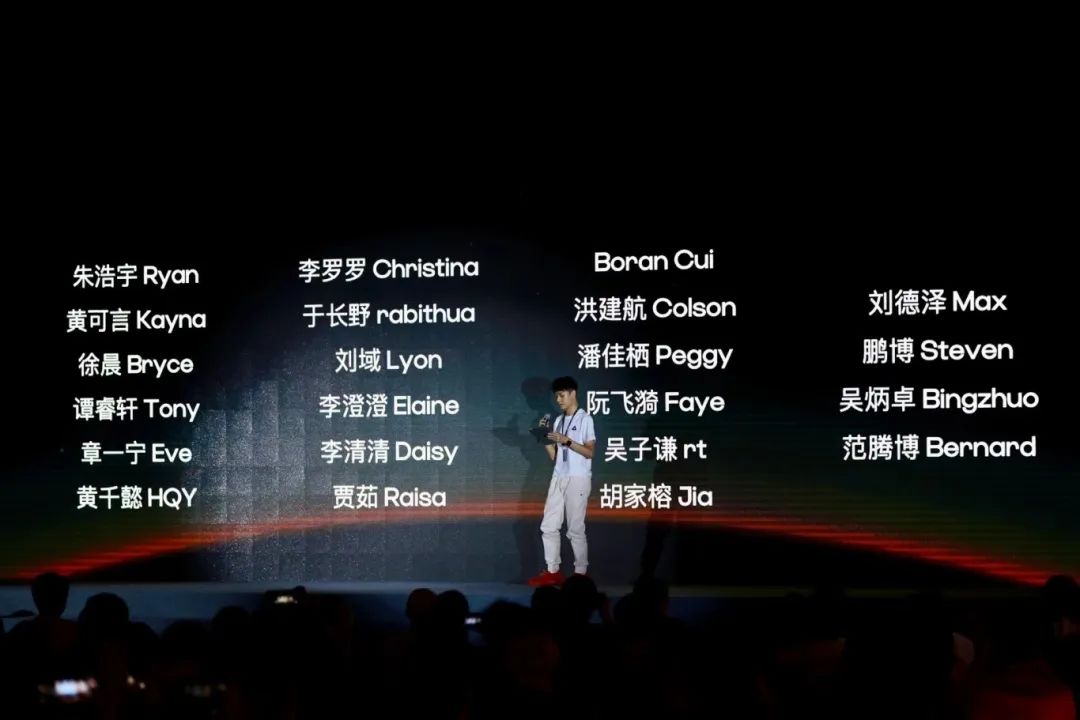 工作中的朱浩宇.jpg