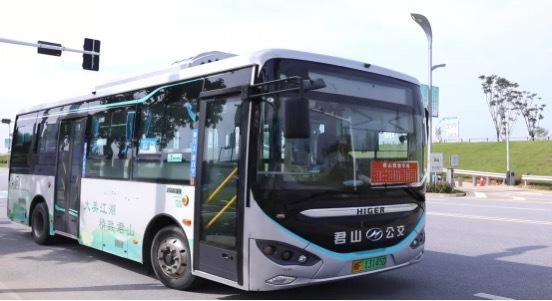 君山区首条文旅公交专线通车！快来一站式畅游洞庭明珠