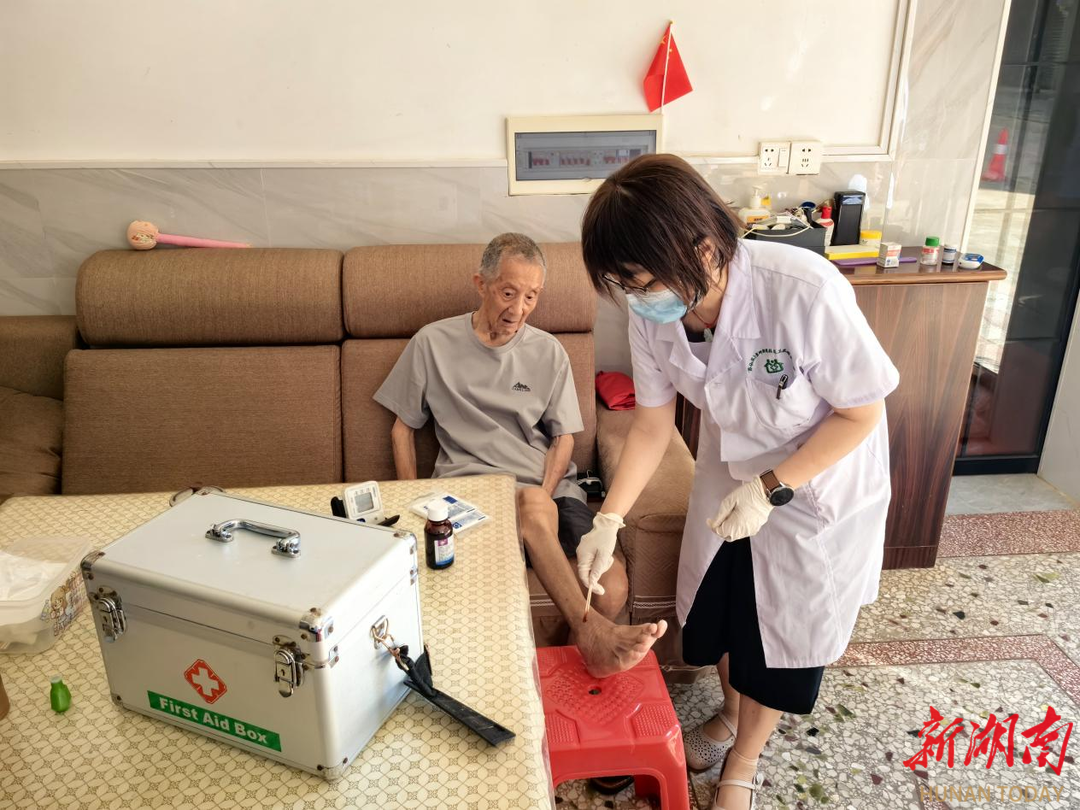 守护“不能跌倒的尊严”——苏仙区卜里坪社区家庭医生团队与93岁老人的三年之约