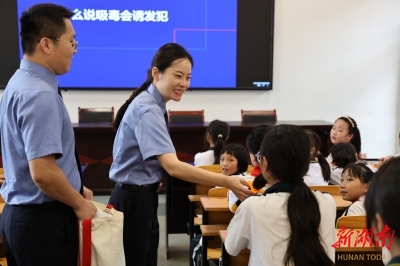 禁毒进校园 筑起防毒墙