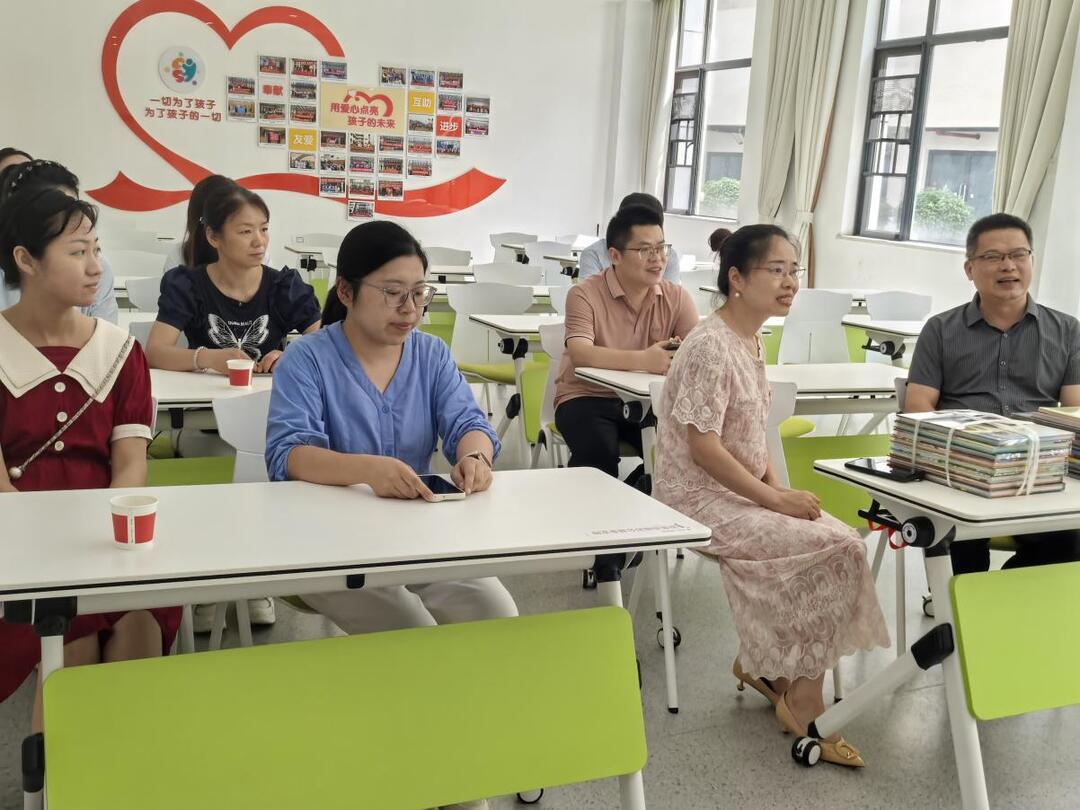 書香伴成長 同心護(hù)童心
