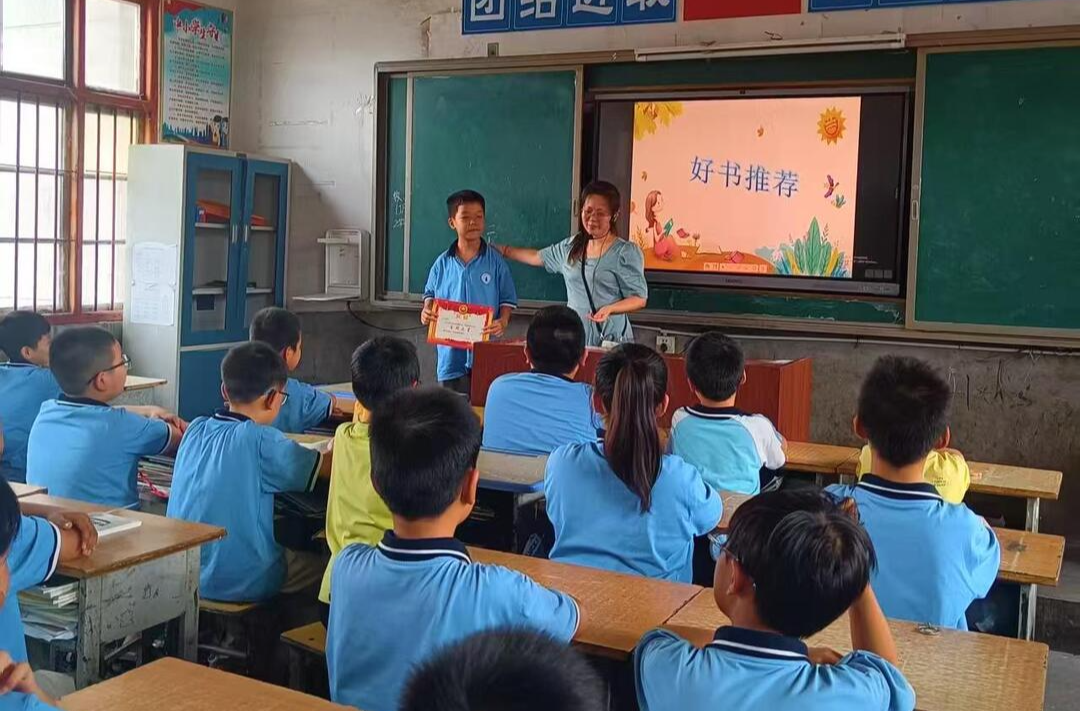 劉媛：十載春秋育英才