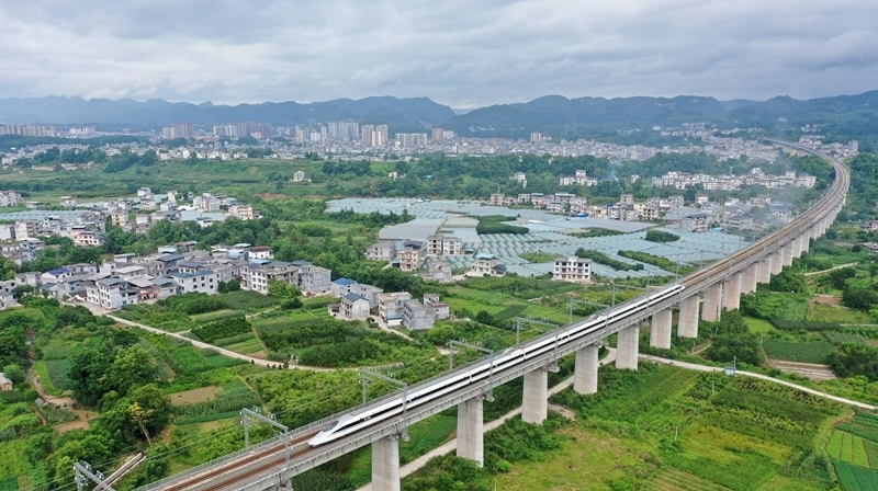 全国铁路实行新的列车运行图 