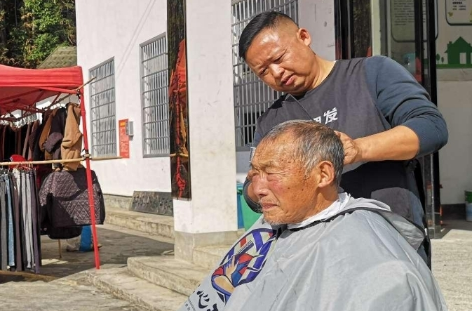 一把剪子映初心