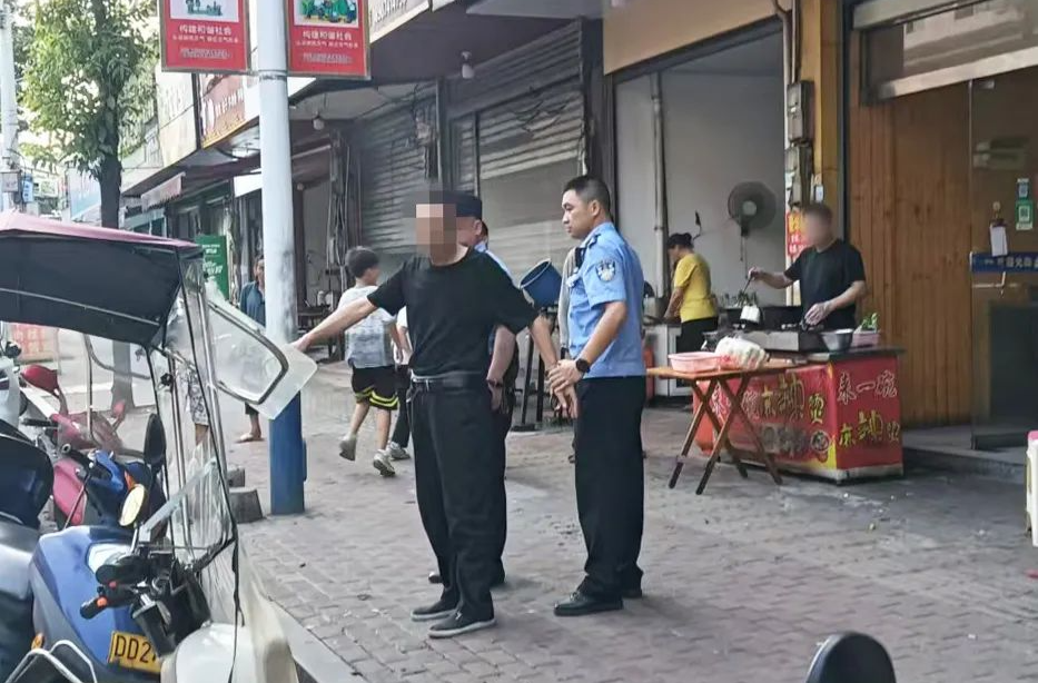 下車買粉的功夫，被盜七千余元！
