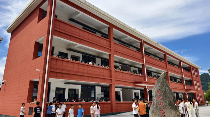 办教育，石门是舍得投入的！今年，7000多万投向11所学校
