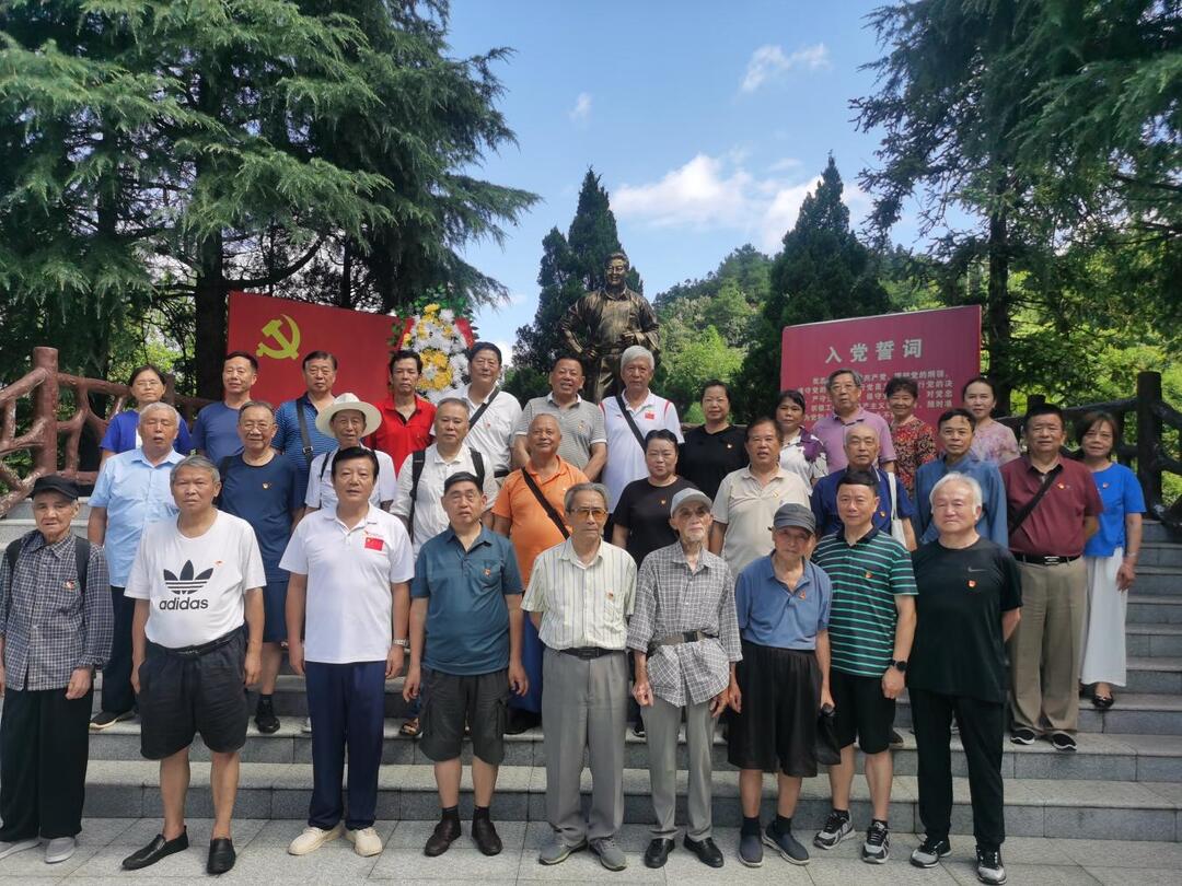 湘西州教體局離退休老干黨支部開(kāi)展主題黨日活動(dòng)