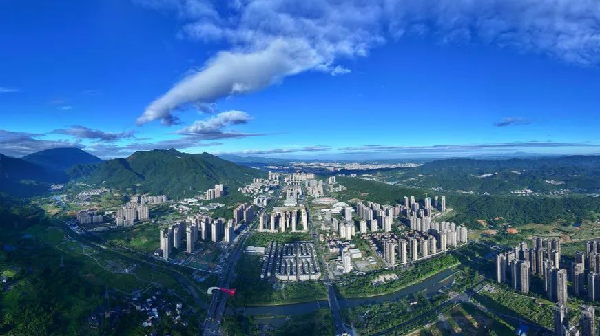 來瞧瞧！湖南限定版藍(lán)天白云強(qiáng)勢(shì)“霸屏”