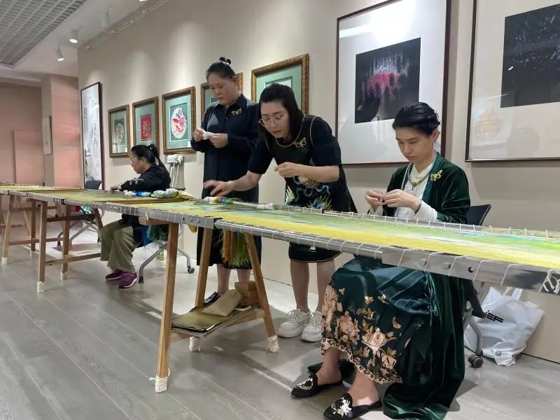 從“穩(wěn)就業(yè)”到“較高質(zhì)量就業(yè)”：新一輪促進(jìn)殘疾人就業(yè)三年行動(dòng)方案延續(xù)經(jīng)驗(yàn)謀突破