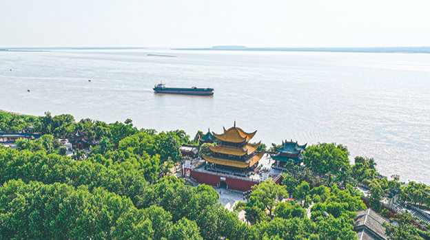 岳陽：潮涌洞庭千帆勁