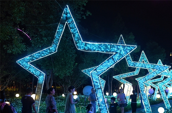 Lantern Fair Kicks off at Yanghu Wetland Park, Changsha