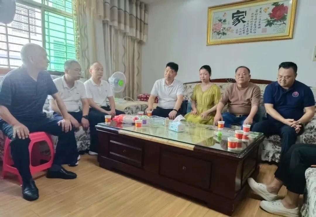 株洲市殘聯(lián)聯(lián)合多方開(kāi)展愛(ài)心幫扶與調(diào)研活動(dòng)