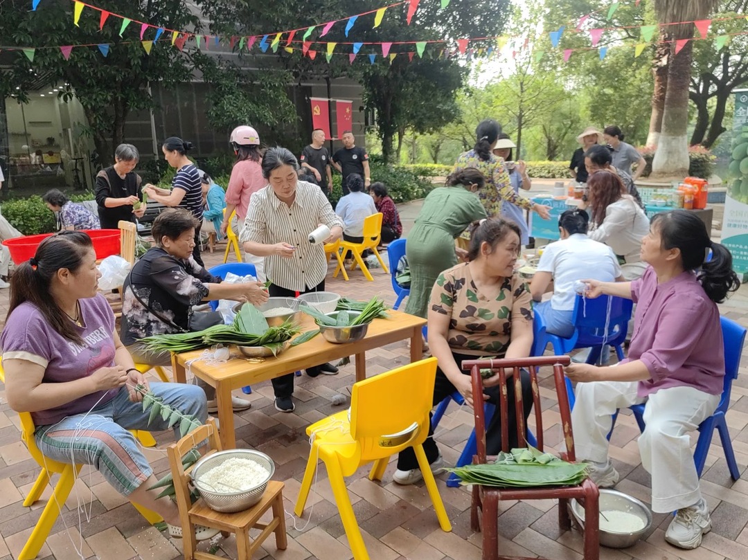 從“破門頭”到“暖心頭” ——岳陽南湖花園無物業(yè)自治引領(lǐng)家園換新
