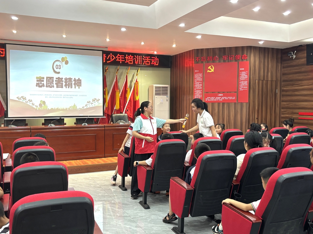 披塘村新時(shí)代文明實(shí)踐站為志愿力量“充電”賦能