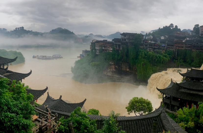 詩｜夏的放肆
