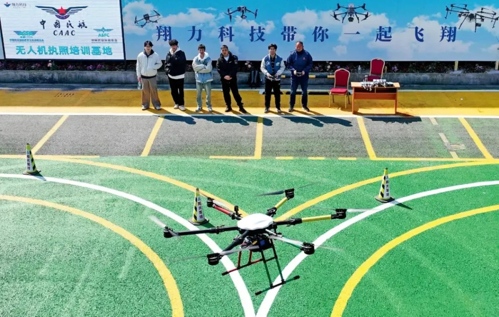職業(yè)新風(fēng)口還是一場(chǎng)騙局？ 無(wú)人機(jī)考證“虛火”
