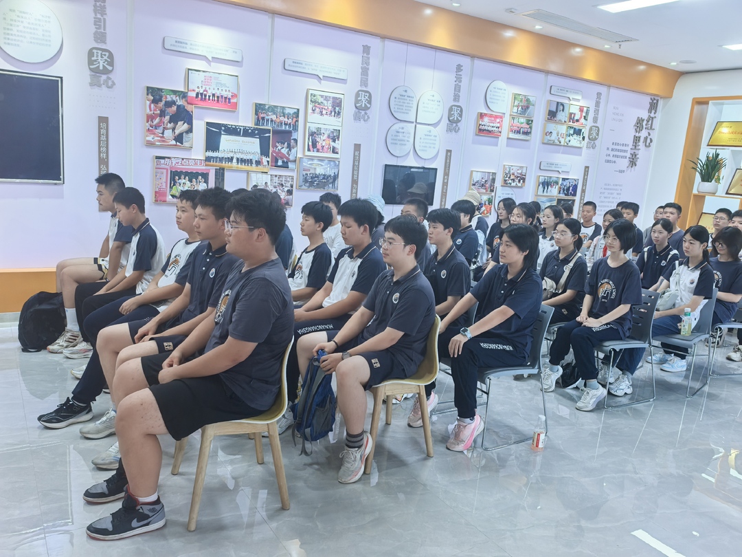 溫情傳遞，青春相伴——長郡梅溪湖中學學子開展愛心公益社會實踐活動