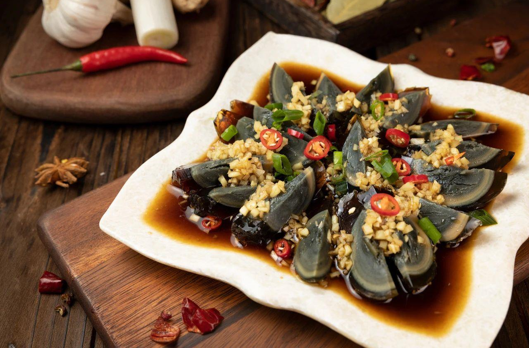 周末·饮食丨夏天吃皮蛋降燥去火！这份安全食用指南快收下