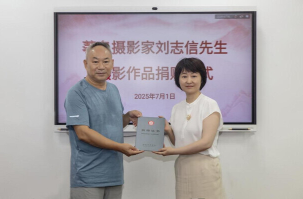 10万张街拍浓缩长沙记忆！老摄影家向省档案馆捐赠1409幅“城市底片”，有你的故事吗？