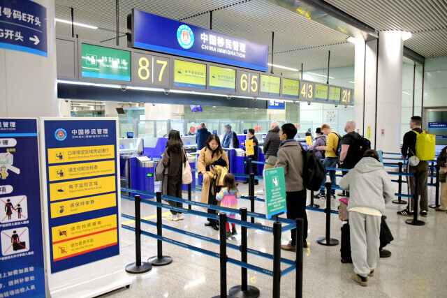 湖南口岸上半年出入境人次突破78万 入出境外国人45万余人次，连续第二年创纪录