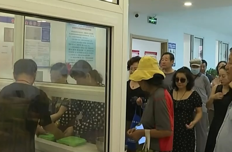 月收入多1元就不能救助？立法加速讓低保邊緣戶不再掉隊
