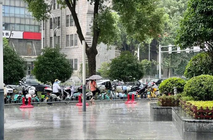 @長沙人，快回家！7級雷雨大風(fēng)馬上到