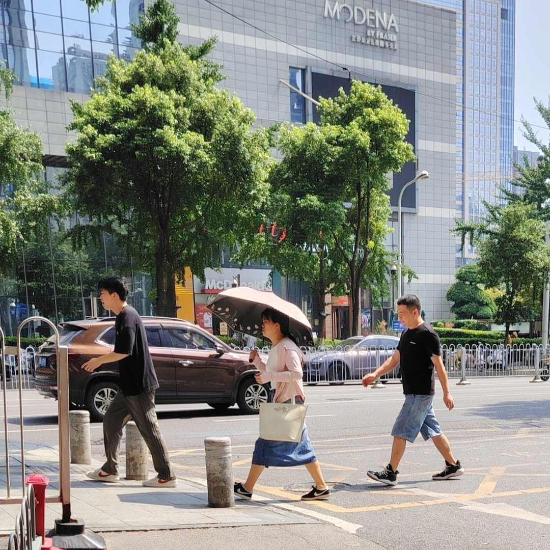 小暑節(jié)氣暑氣正濃，湖南大部開(kāi)啟“桑拿”模式