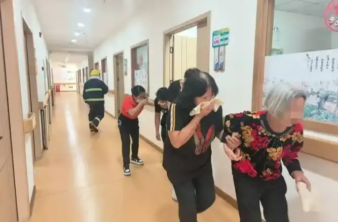 養(yǎng)老機(jī)構(gòu)應(yīng)對(duì)突發(fā)事件 這些事項(xiàng)有章可循了→