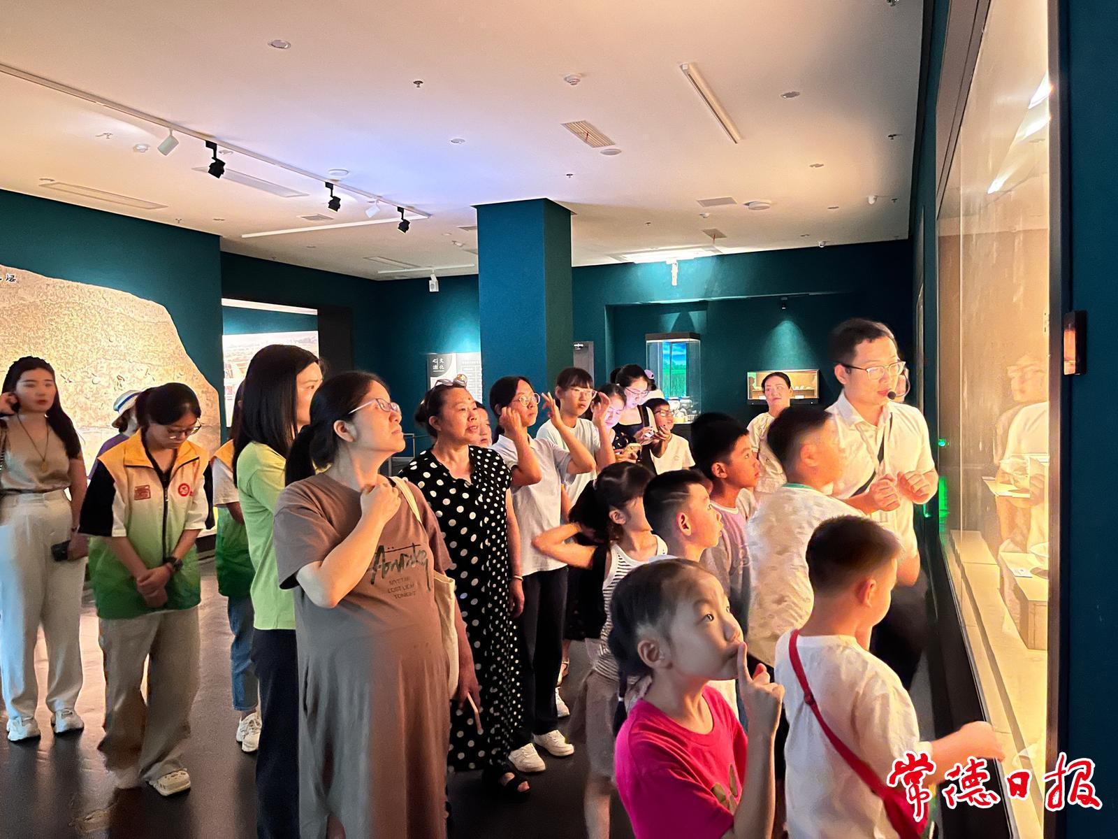 暑期，常德市民游客熱捧博物館公益講解