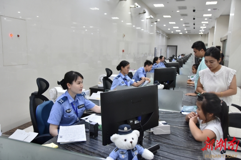 下班也能辦證！長沙公安“夜間專場”點亮便民燈火