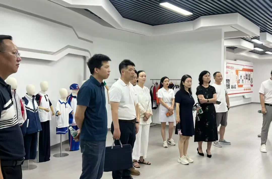 株洲市残联、市教育局调研戴碧蓉服饰有限公司