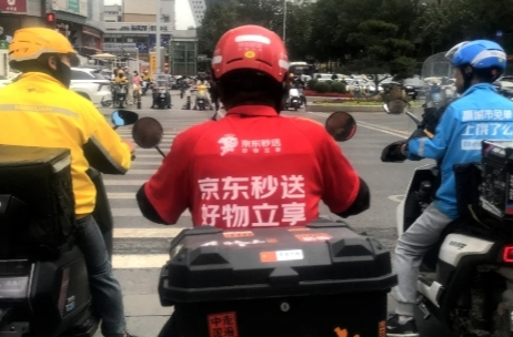 “沒(méi)見(jiàn)過(guò)這么大場(chǎng)面”！外賣(mài)大戰(zhàn)補(bǔ)貼升級(jí)，周末上演大爆單