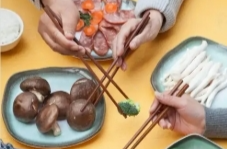 国务院食安委：建立奖励机制 发挥食品从业人员“内部吹哨人”作用