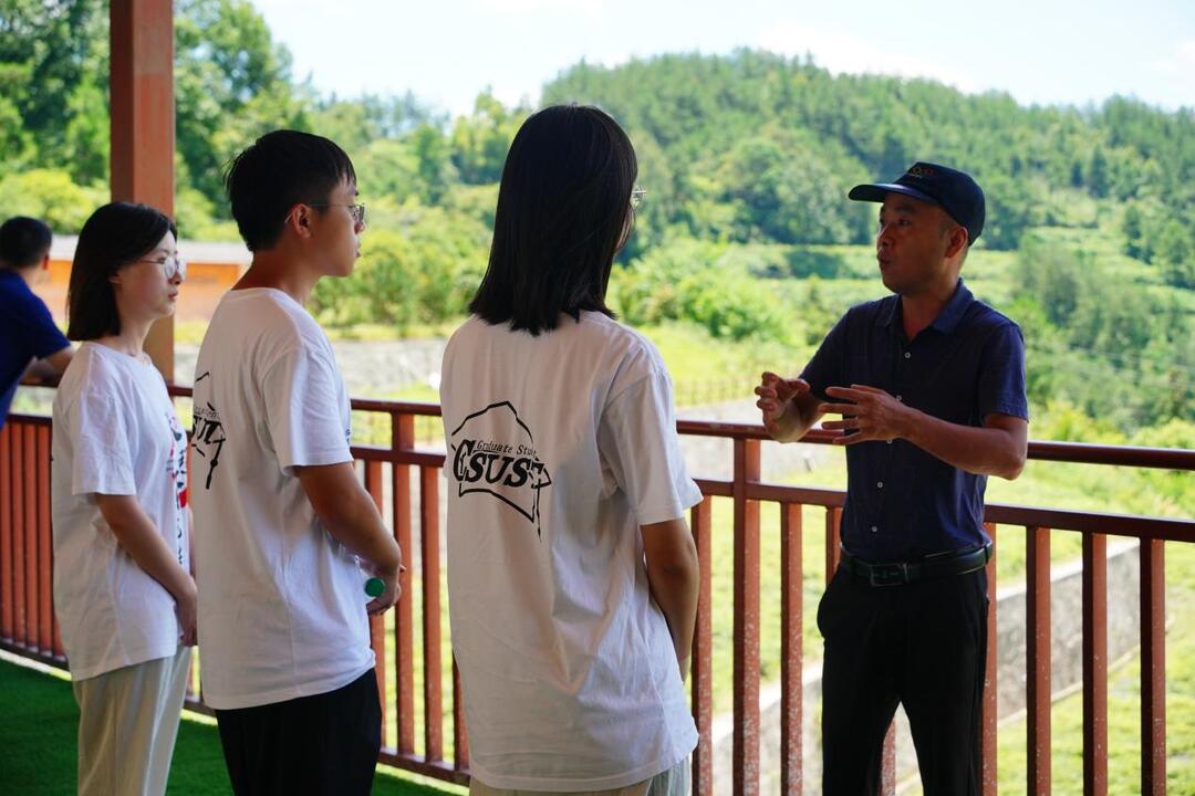 長理學子深入黃官塔村探尋鄉(xiāng)村產業(yè)振興路