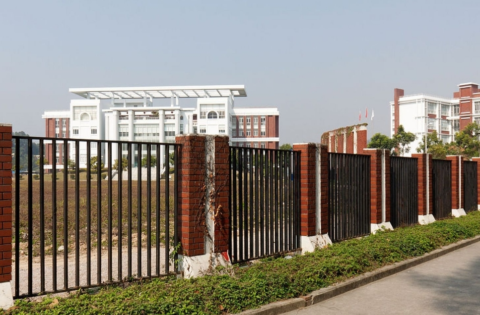 “拆墻”or“筑墻”？ 大學(xué)校園如何平衡開放與管理