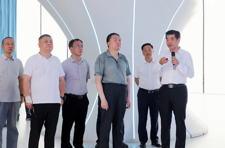 毛万春在长沙调研 以科技赋能 推动文旅深度融合