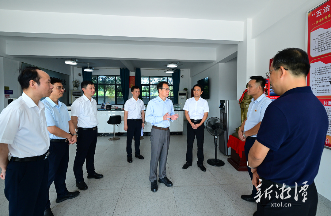 胡賀波赴基層聯(lián)系點(diǎn)湘潭縣易俗河鎮(zhèn)調(diào)研