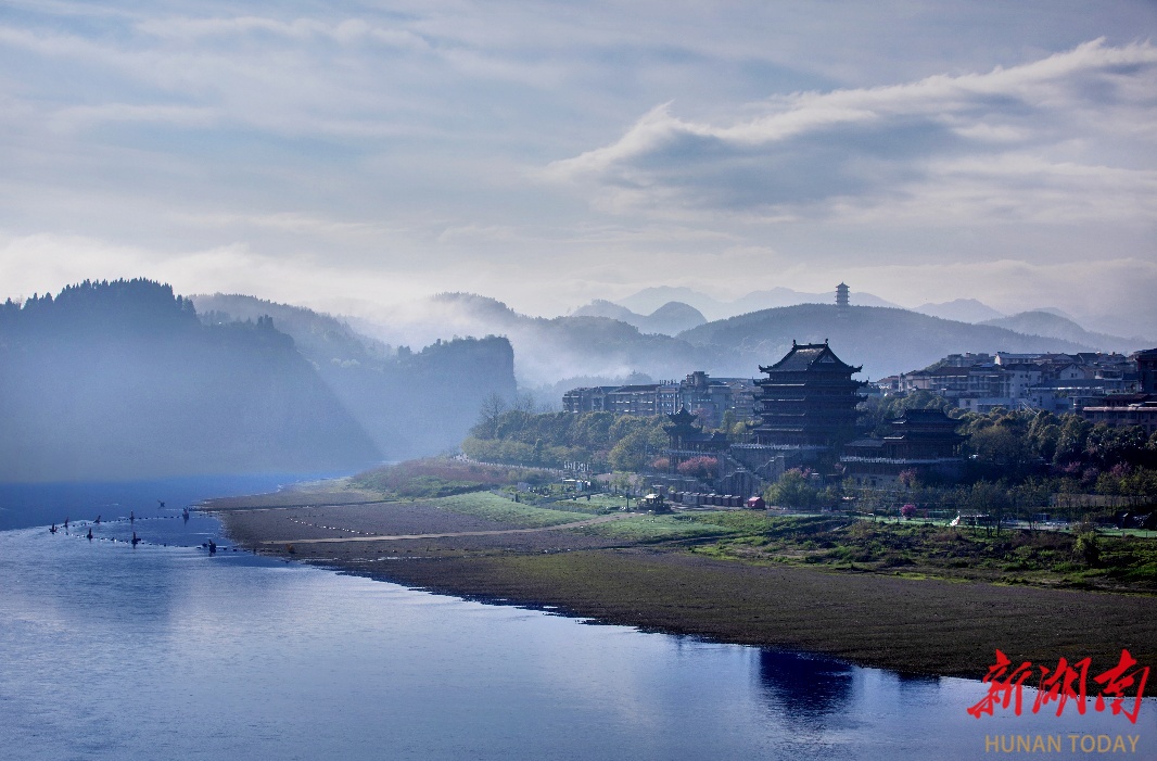 繪就最美“詩和遠(yuǎn)方”——瀘溪縣沅水畫壁景區(qū)晉升國家4A級景區(qū)紀(jì)實