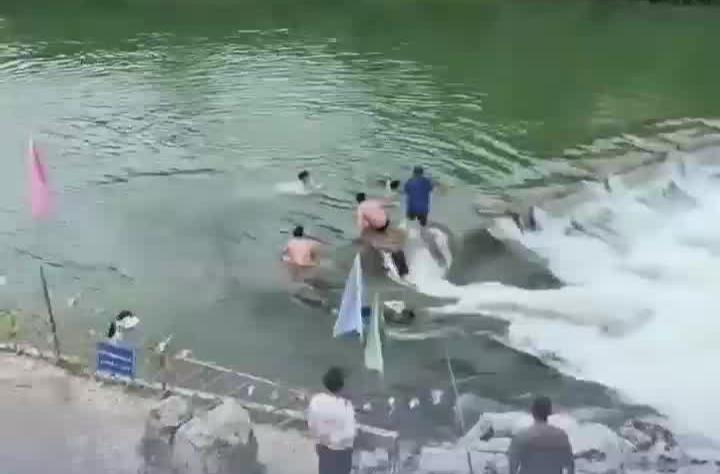 男子下水救人遇難，家屬全網(wǎng)尋找目擊證人