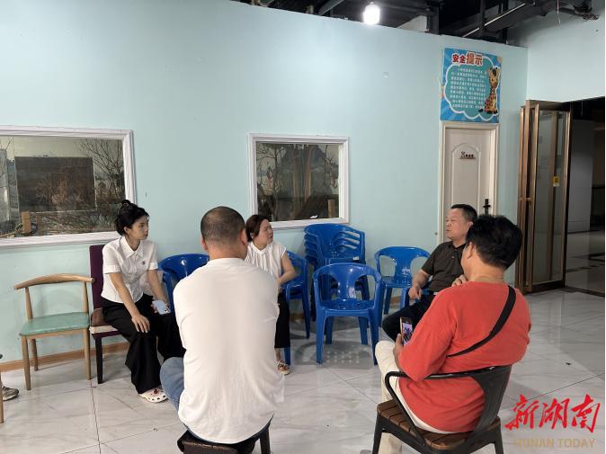 “組團(tuán)”解民憂！雁峰區(qū)先鋒街道先鋒社區(qū)“商圈法治驛站”有了“升級(jí)版”