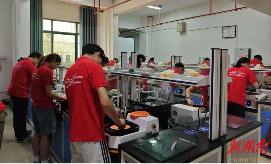 首屆湖南省大學(xué)生材料創(chuàng)新設(shè)計(jì)大賽在湘大舉辦