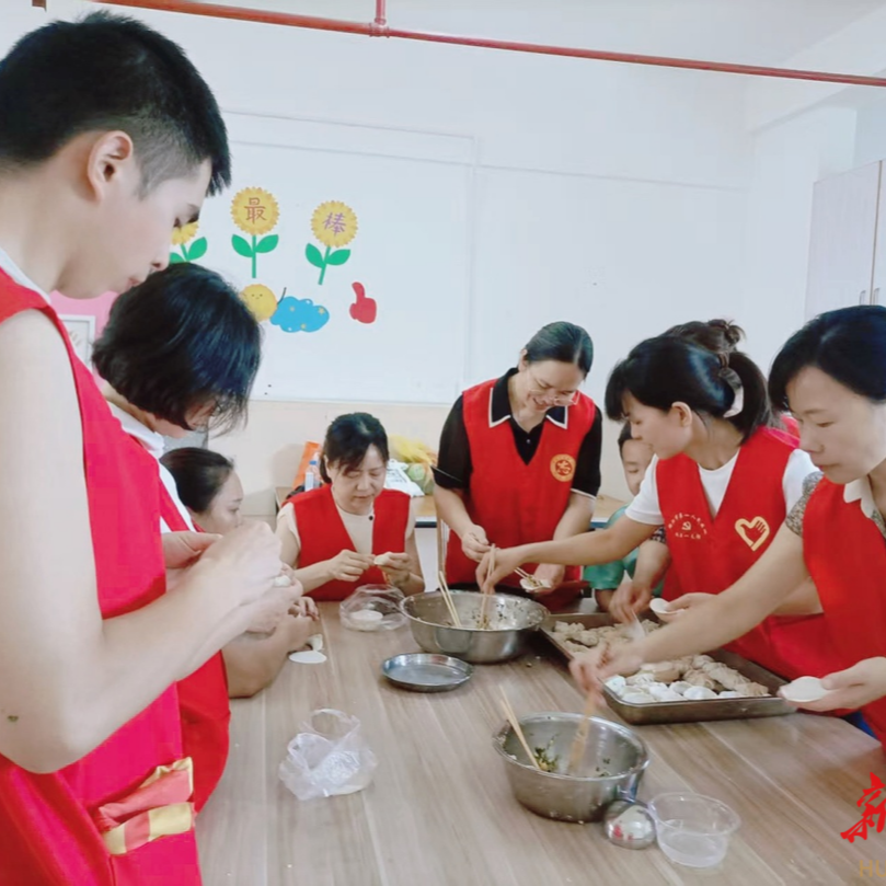 衡陽市第一人民醫(yī)院開展“溫情關(guān)愛兒童成長，手工包制愛心餃”主題團日活動?