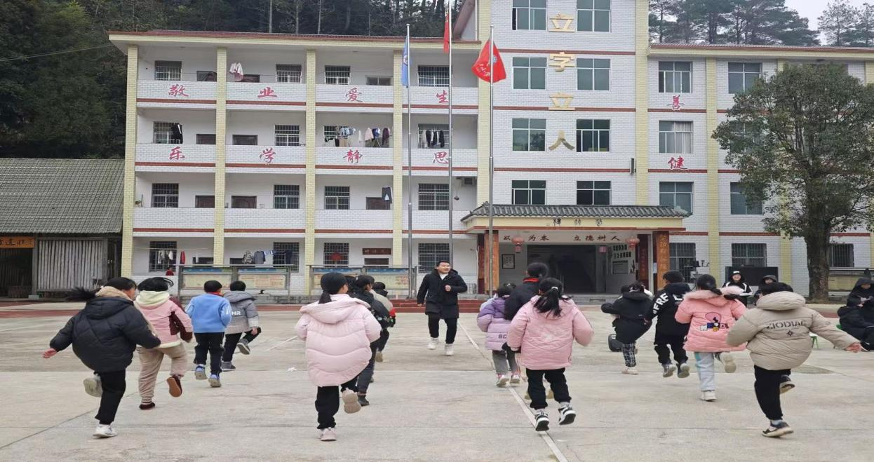我與自考丨自考之路，點亮山區(qū)教育之光