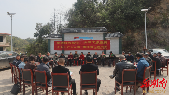 衡陽縣：喜事新辦，厚養(yǎng)薄葬  近兩年，該縣農(nóng)村簡辦少辦紅白喜事18000余起，節(jié)約費(fèi)用逾6億元