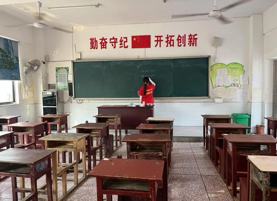 湖南文理學(xué)院“三下鄉(xiāng)”｜深耕教育調(diào)研沃土 助力鄉(xiāng)村教育發(fā)展